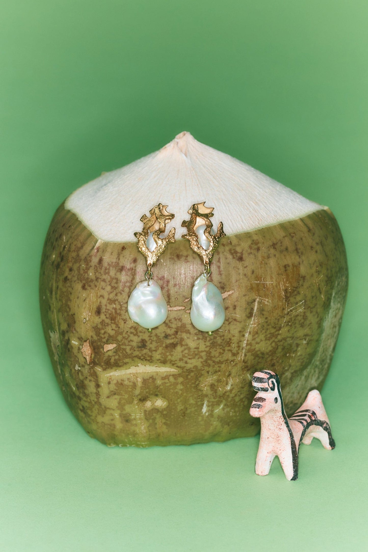 ALEMAIS CURIO PEARL DROP EARRING