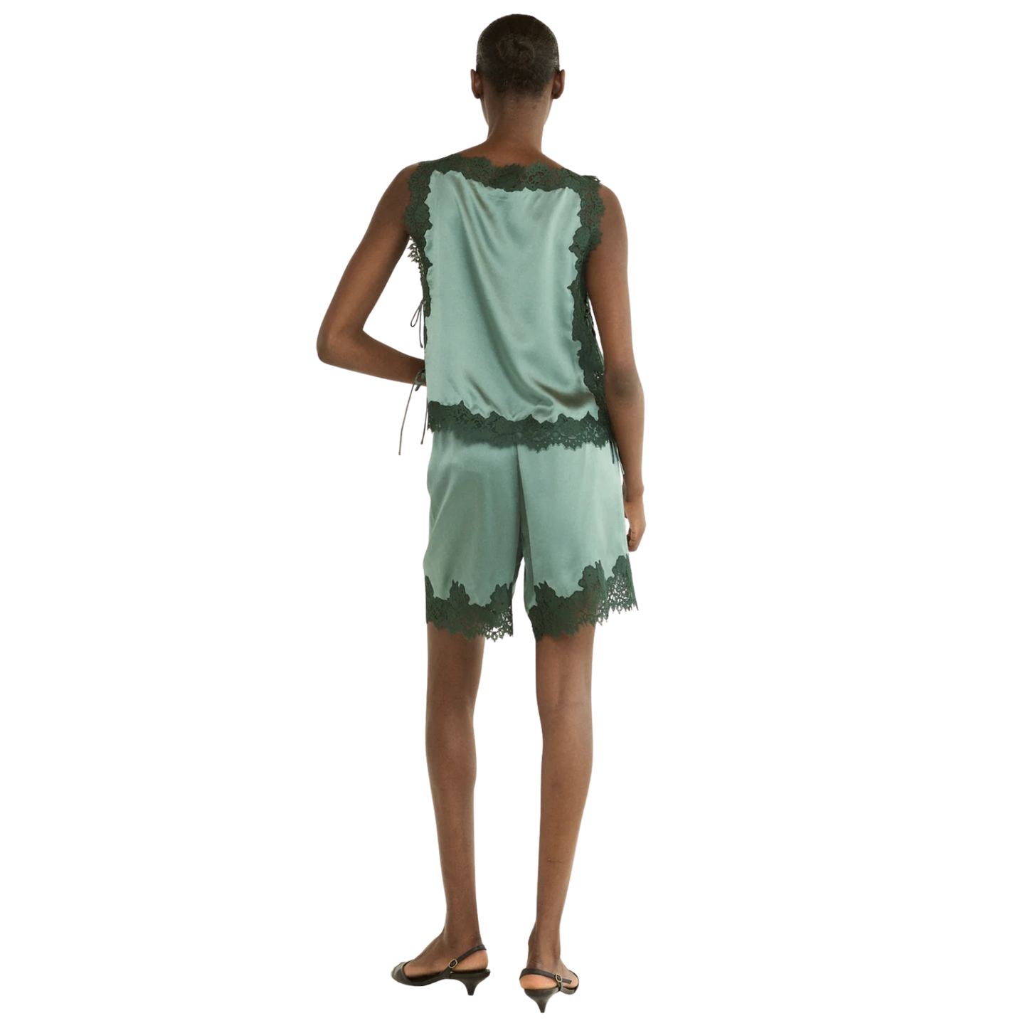 DOEN ISSA SHORT