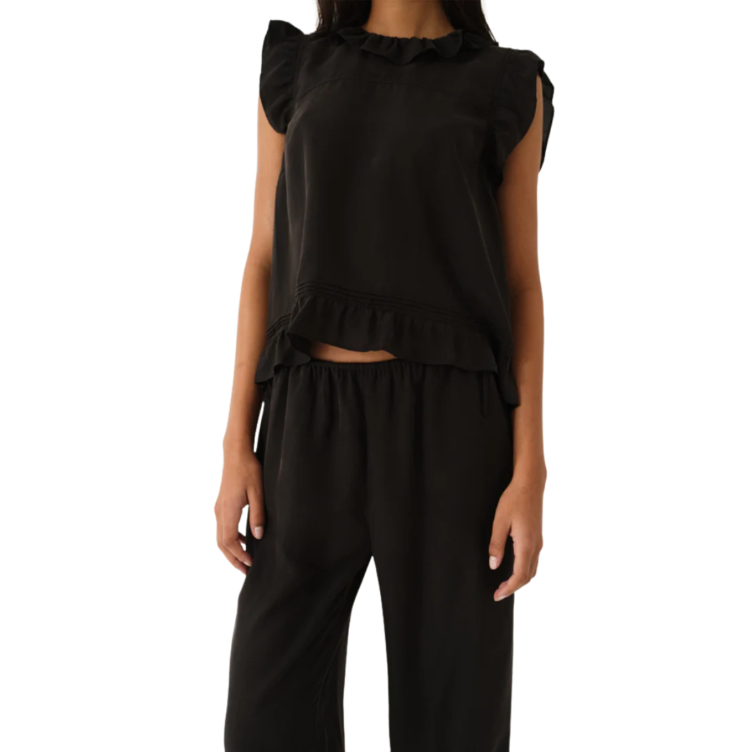 THE GARMENT DARLING SCALLOP TOP