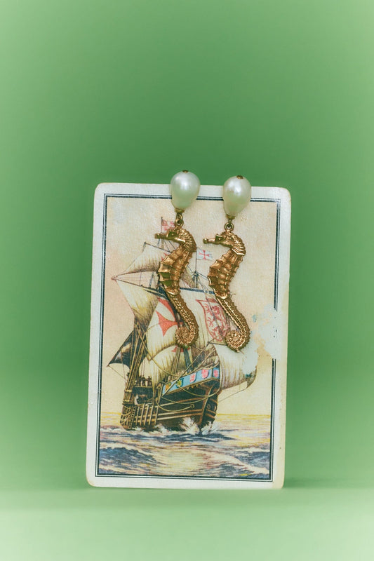 ALEMAIS CURIO SEAHORSE EARRING